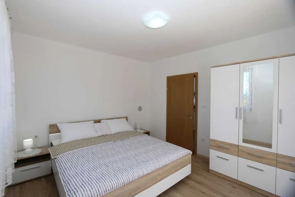 Apartment in Silo (Island Krk) for 4 Guests