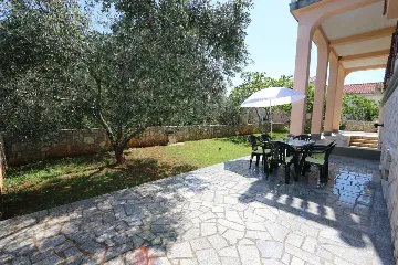 Silo (Krk) Apartment for Up to 4 Guests