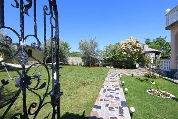 Silo (Krk) Apartment for Up to 4 Guests