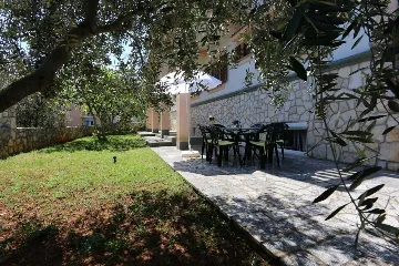 Silo (Krk) Apartment for Up to 4 Guests