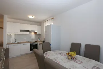 Apartment in Čižići (Krk) for up to 6 Guests