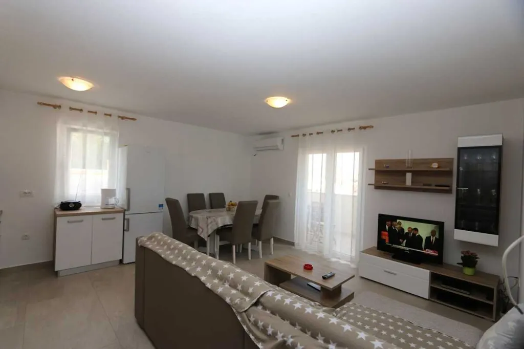 Apartment in Čižići (Krk) for up to 6 Guests