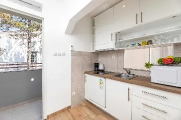 4-Bedroom Apartment in Silo (Krk Island)