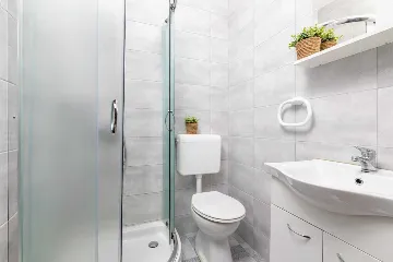 4-Bedroom Apartment in Silo (Krk Island)