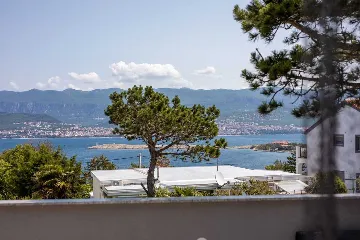 4-Bedroom Apartment in Silo (Krk Island)