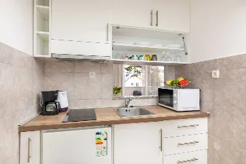 4-Bedroom Apartment in Silo (Krk Island)