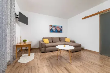 4-Bedroom Apartment in Silo (Krk Island)