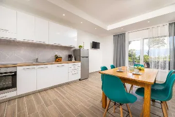 4-Bedroom Apartment in Silo (Krk Island)