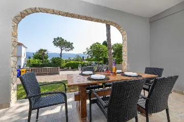 4-Bedroom Apartment in Silo (Krk Island)