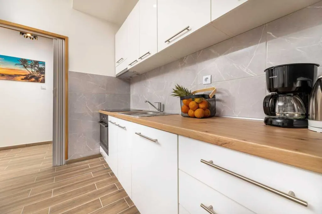 4-Bedroom Apartment in Silo (Krk Island)