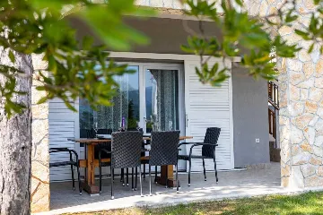 4-Bedroom Apartment in Silo (Krk Island)