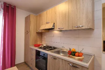 2-Bedroom Apartment in Šilo with Balcony for 4