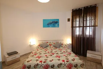 2-Bedroom Apartment in Šilo with Balcony for 4