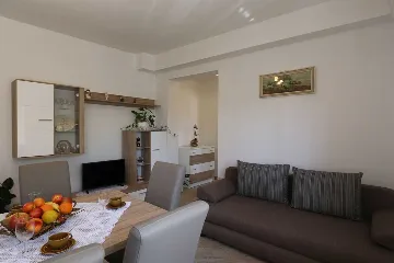 1-Bedroom Apartment in Šilo for Up to 4 Guests