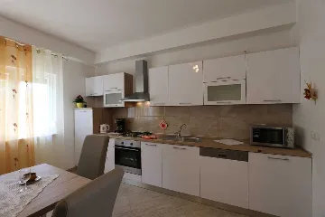 1-Bedroom Apartment in Šilo for Up to 4 Guests