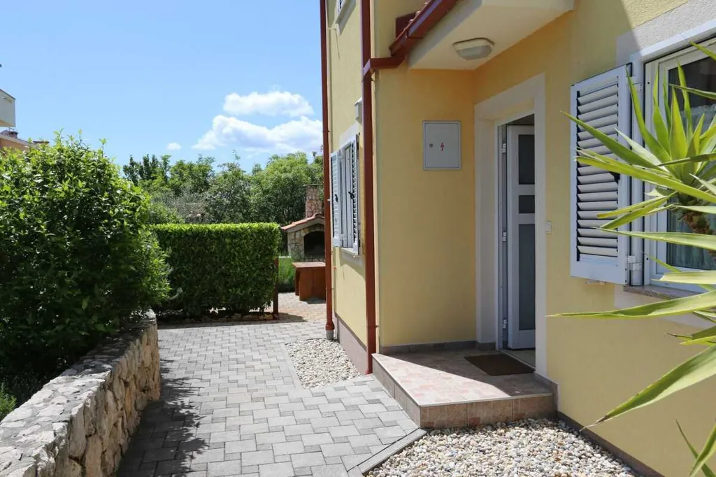 1-Bedroom Apartment in Klimno, Krk for Up to 4
