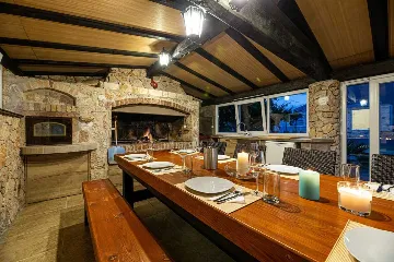 4-Bedroom House for 10 Guests in Županje