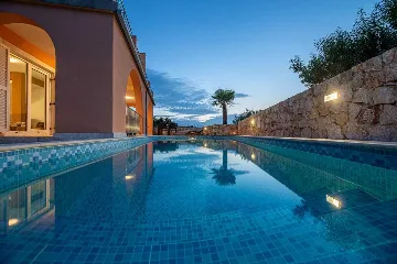 4-Bedroom House for 10 Guests in Županje