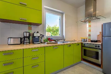 4-Bedroom House for 10 Guests in Županje