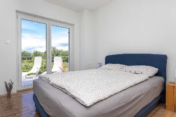 4-Bedroom House for 10 Guests in Županje