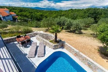 4-Bedroom House for 10 Guests in Županje