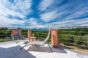 4-Bedroom House for 10 Guests in Županje