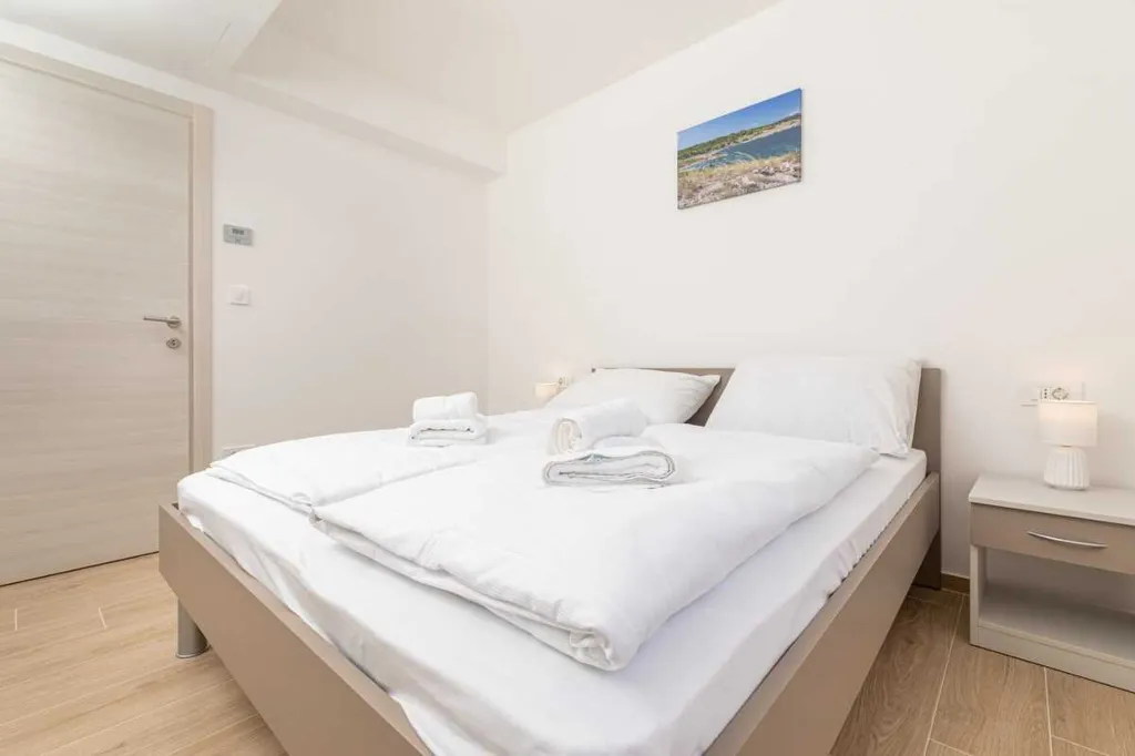 Two-Bedroom Apartment in Soline for 4 Guests