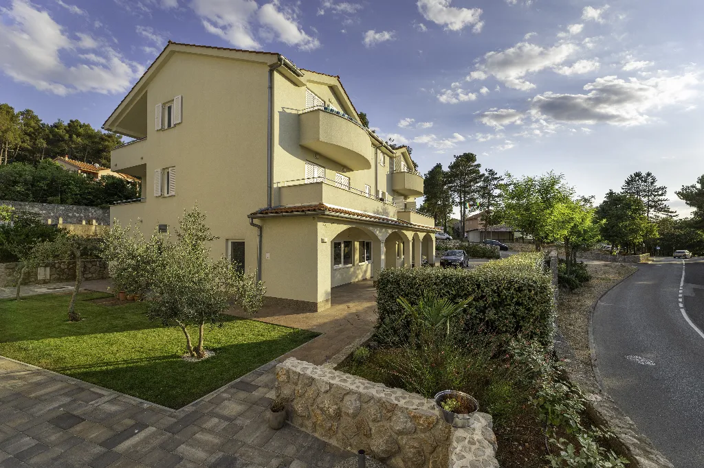 Two-Bedroom Apartment in Soline for 4 Guests