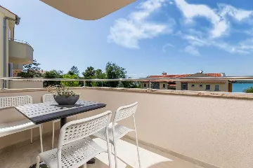 Apartment in Soline for Up to 4 Guests