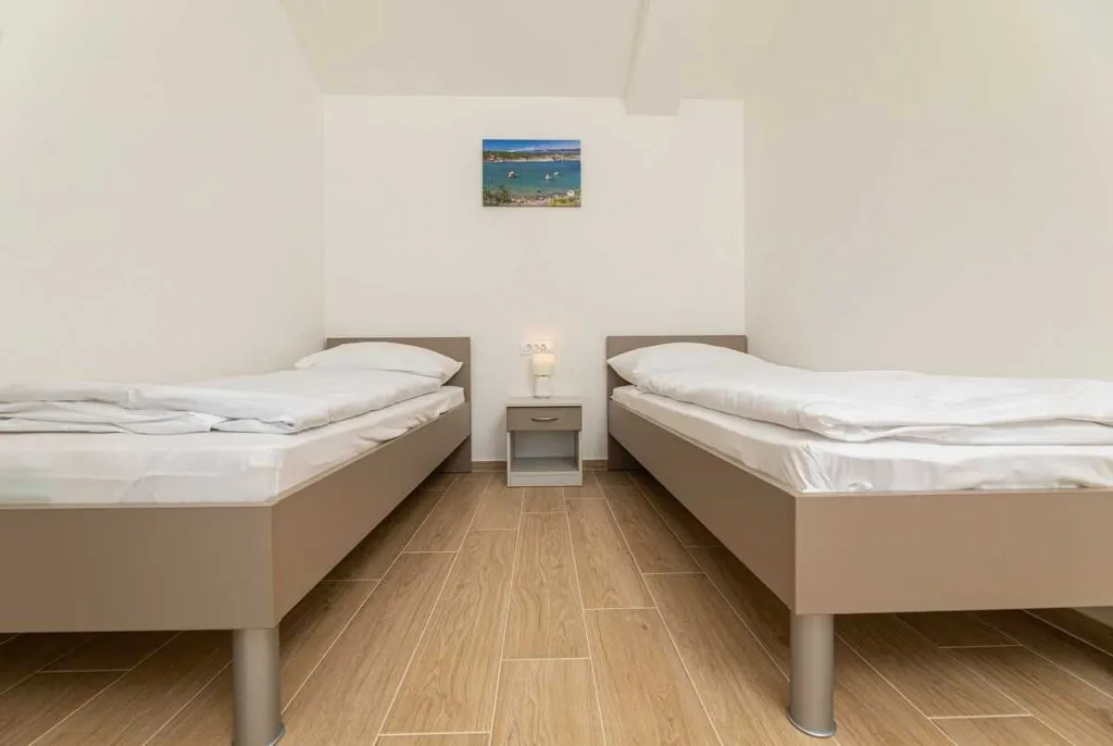 Soline 2-Bedroom Apartment for 4 with Sea View