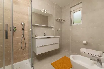 Soline 2-Bedroom Apartment for 4 with Sea View