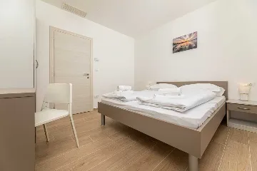 Soline 2-Bedroom Apartment for 4 with Sea View