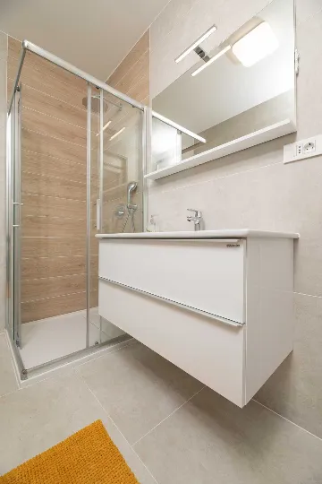 Soline 2-Bedroom Apartment for 4 with Sea View