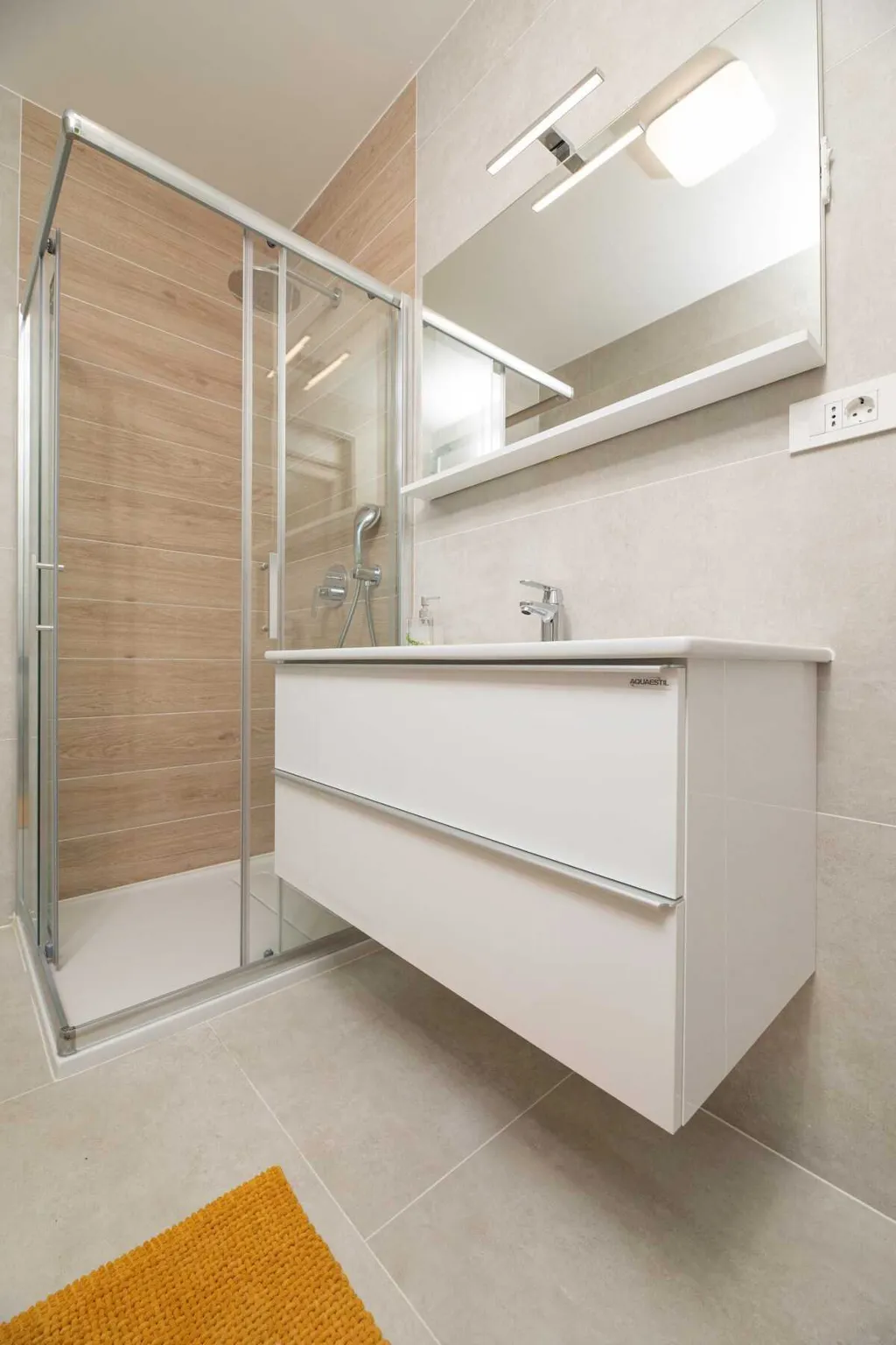 Soline 2-Bedroom Apartment for 4 with Sea View