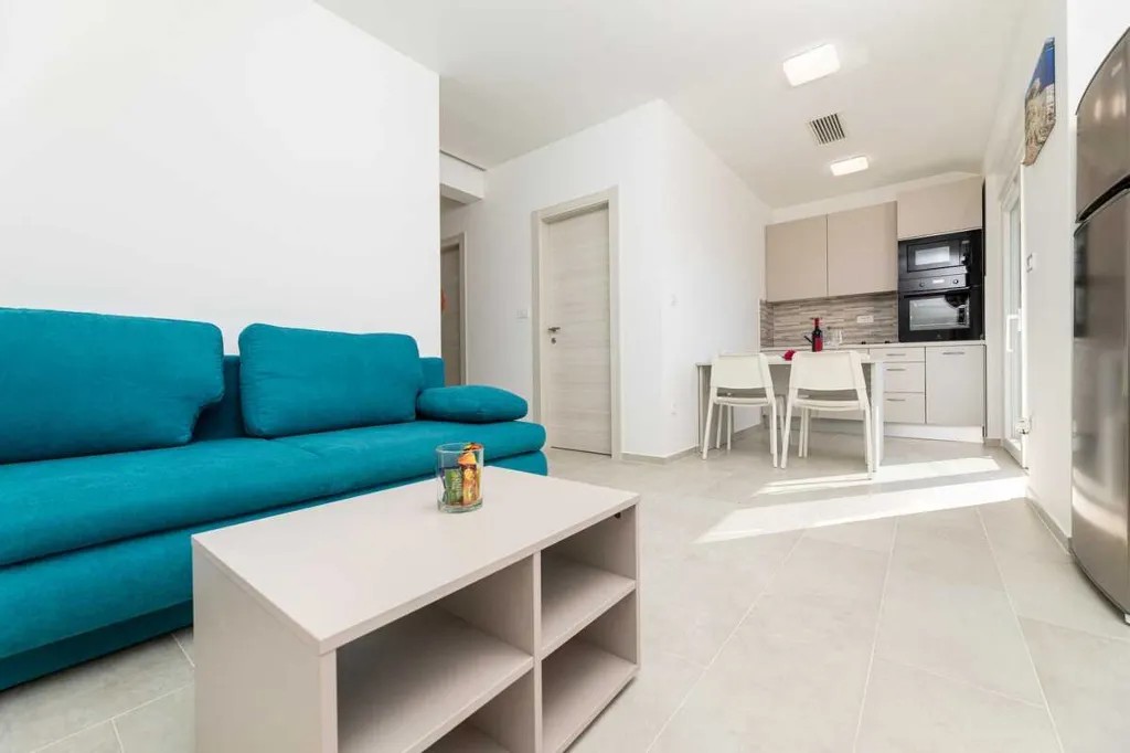 Apartment in Soline with Sea View