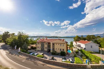 Apartment in Soline with Sea View