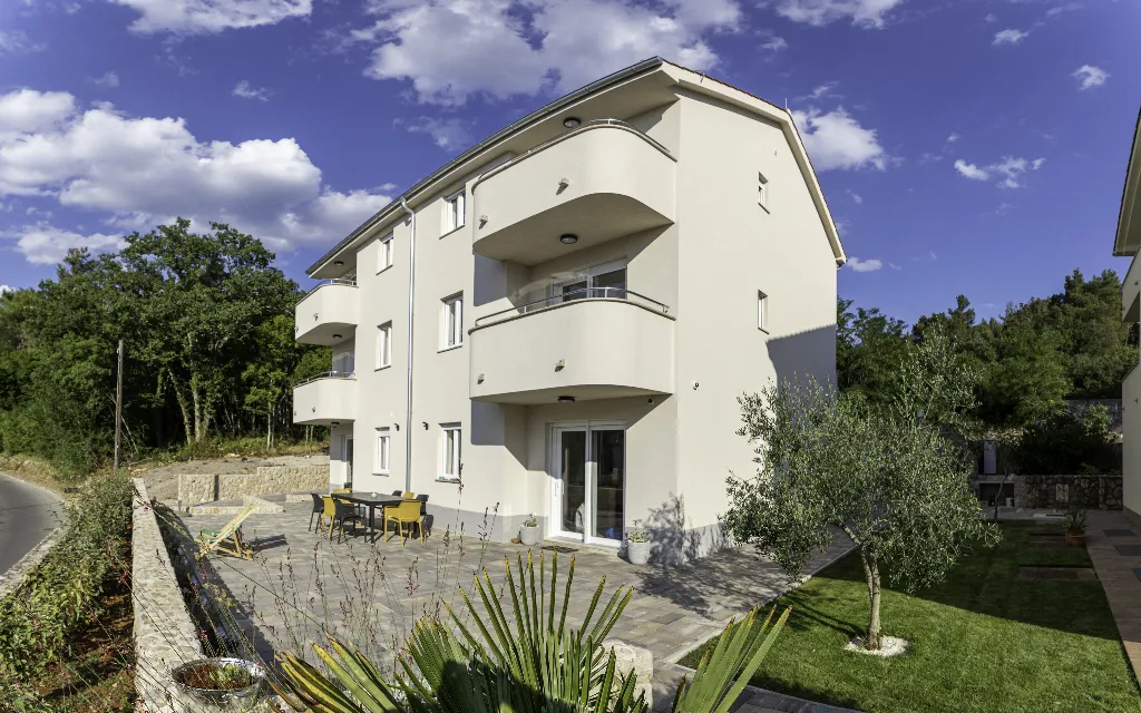 Apartment in Soline with Sea View