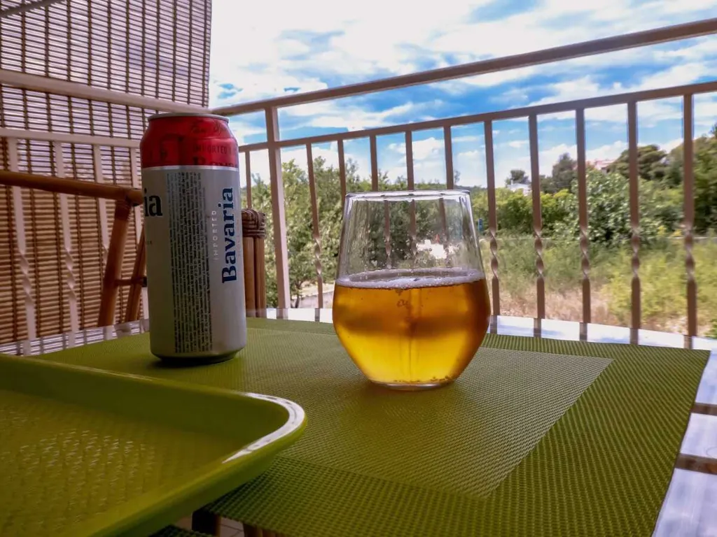 Two-Bedroom Apartment with Balcony in Šilo for 4
