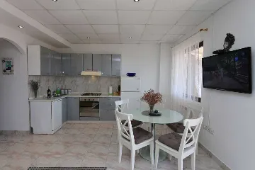 Šilo 1-Bedroom Apartment for up to 4 Guests