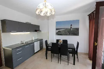 2-Bedroom Apartment in Šilo for Up to 5 Guests