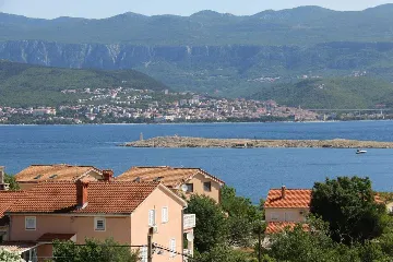 2-Bedroom Apartment in Šilo for Up to 5 Guests