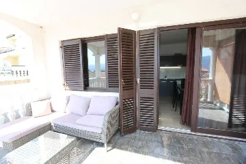 2-Bedroom Apartment in Šilo for Up to 5 Guests