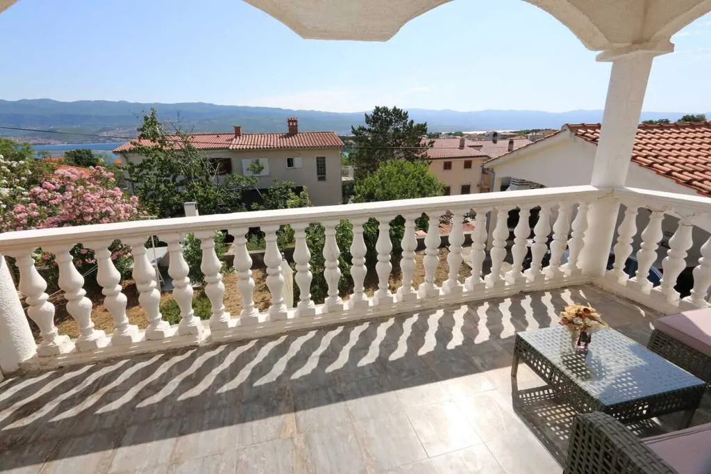 2-Bedroom Apartment in Šilo for Up to 5 Guests