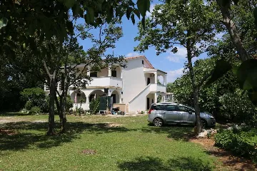 Two-Bedroom Apartment in Šilo for 4 Guests