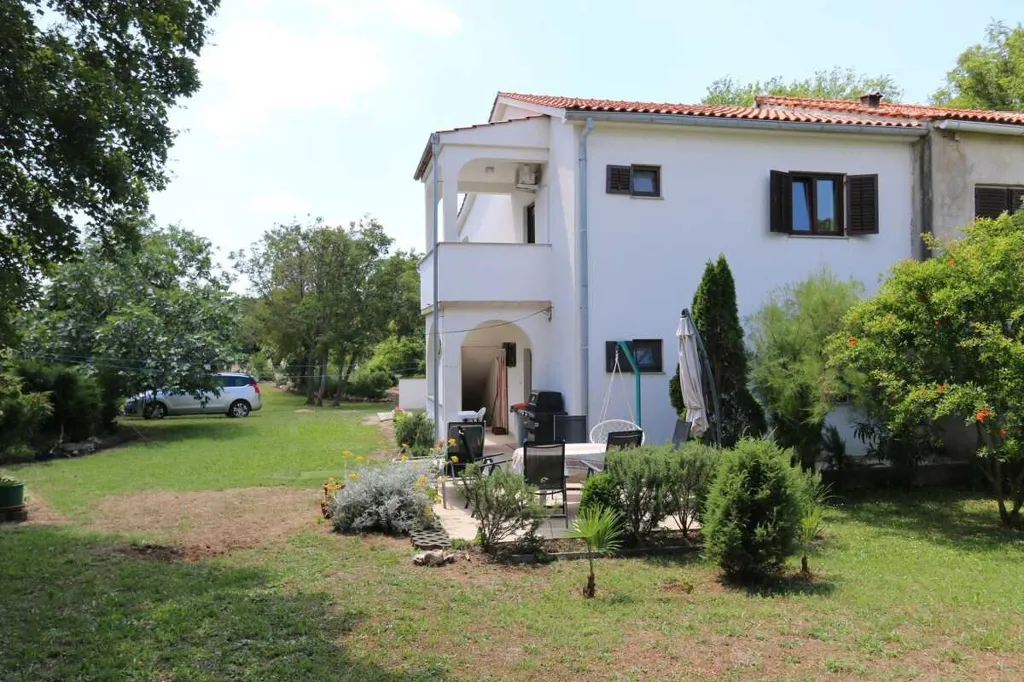 Two-Bedroom Apartment in Šilo for 4 Guests