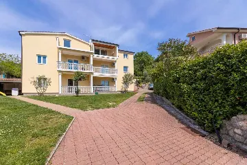 Apartment in Čižići for up to 4 Guests