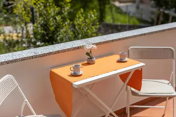 Apartment in Čižići for up to 4 Guests
