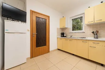 Apartment in Čižići for up to 4 Guests