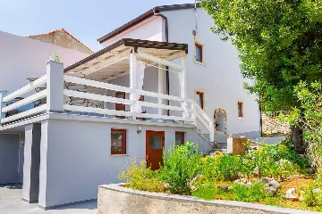 Apartment in Šilo, Croatia for up to 5 Guests