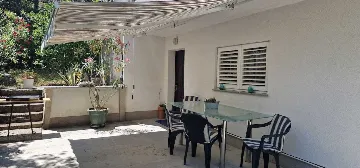 2-Bedroom Apartment in Šilo for Up to 4